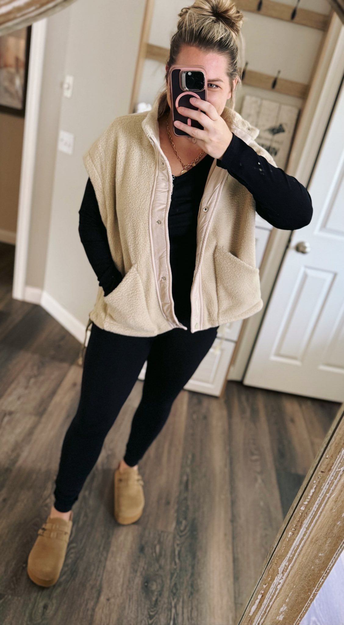 PREORDER: RERUN Wrenlee Fleece Vest 12.15.25 osym