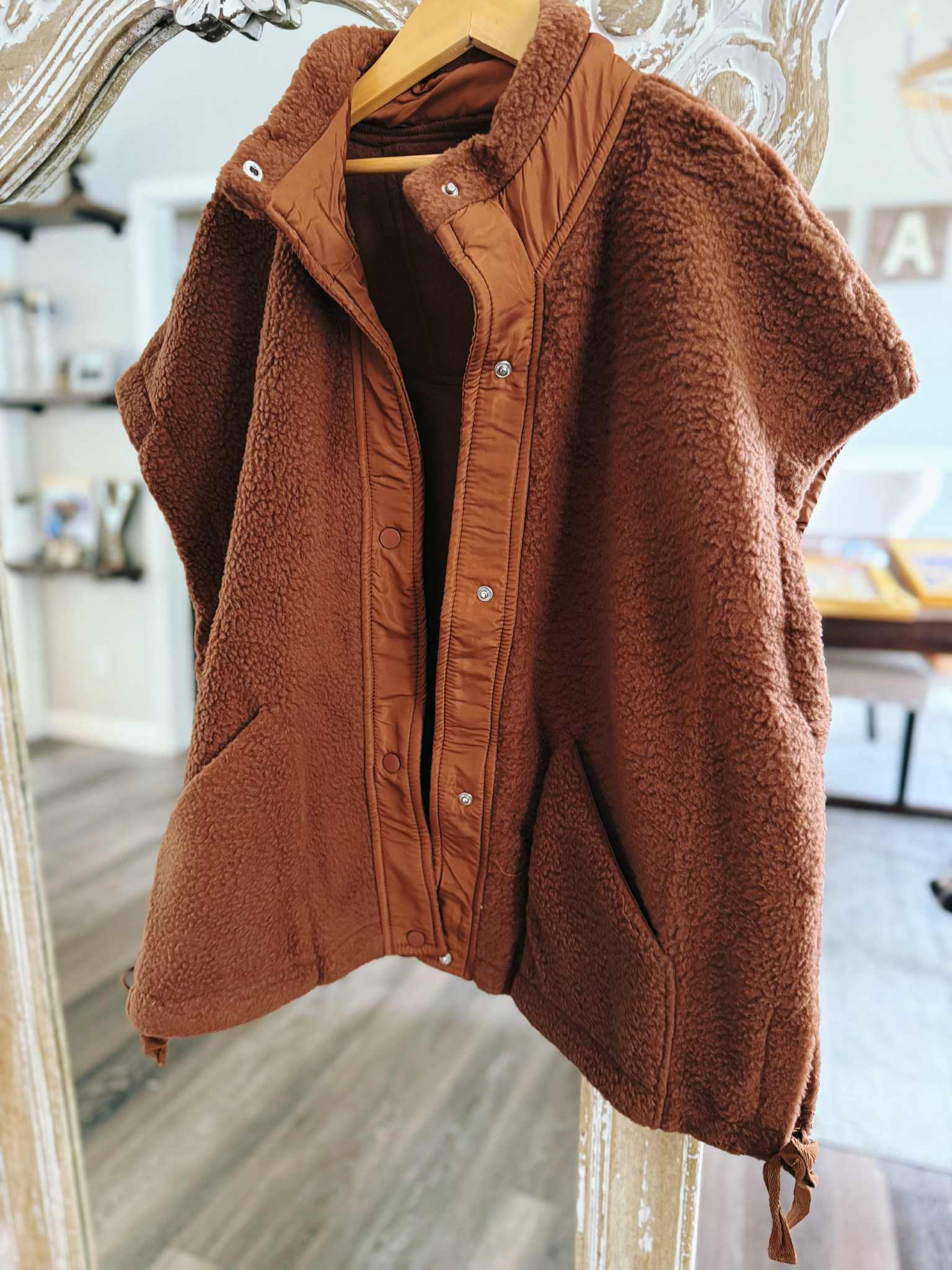 PREORDER: RERUN Wrenlee Fleece Vest 12.15.25 osym